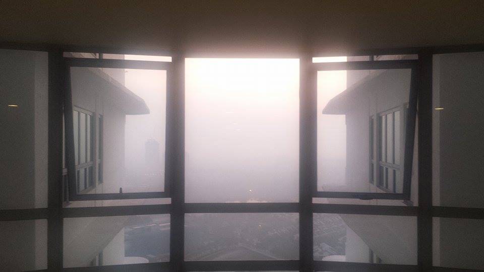 2teachabroad's tweet image. Haze, Traffic and Storms oh my! 2teachersabroad.wordpress.com/2015/09/07/haz…