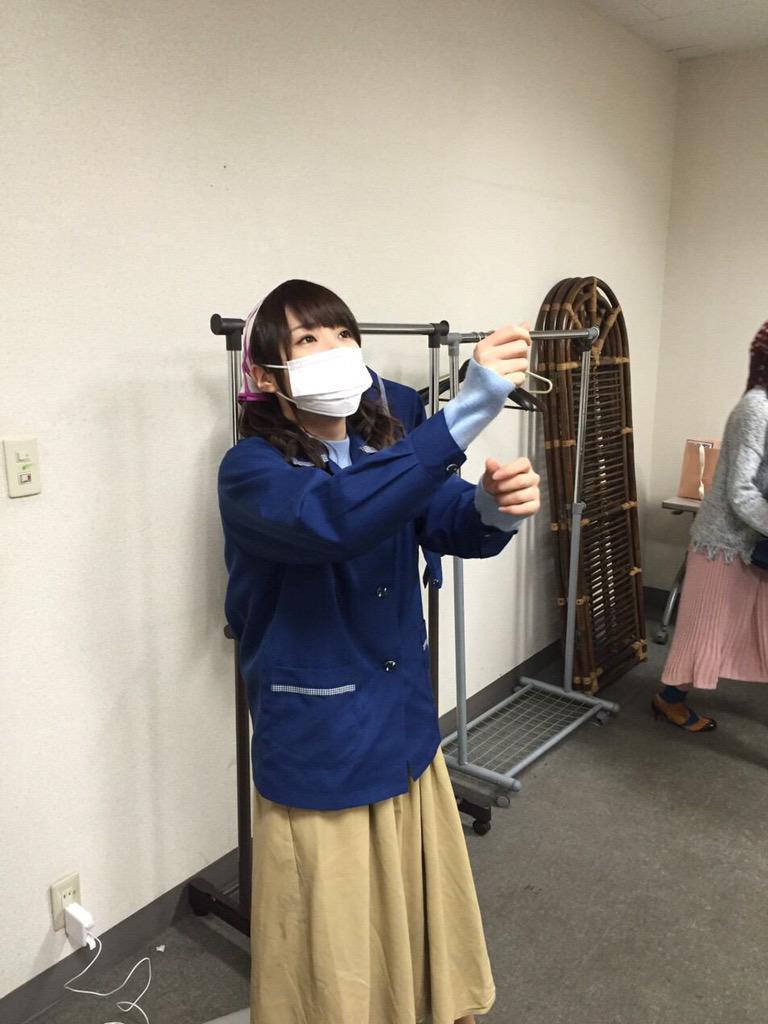 Sirayukizaka's tweet photo. \高山の呟き/

おはようございます☀︎

最近色々な本を読んでいて誰かに言いたいな…
と思って1人で勝手に連載しようかなと…
まぁ、普通に読んだ本を紹介するだけなんですけど…（笑）

上手く伝えられるか心配ですが…

高山でした！ http://t.co/y8UlYRkuML