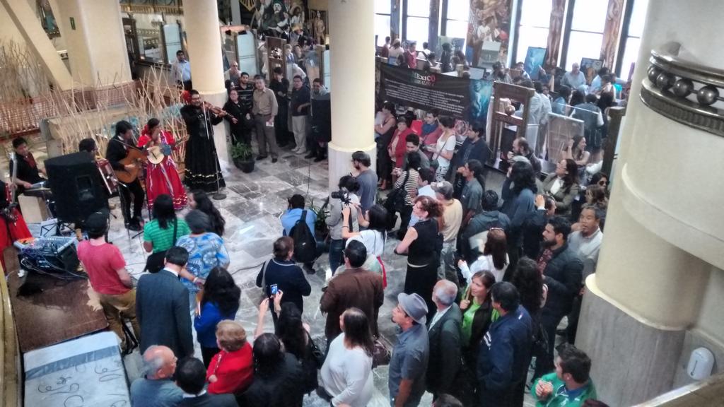 lotenal's tweet photo. En Lotenal las puertas siempre estarán abiertas para proyectar el talento, el arte y la búsqueda de la belleza. http://t.co/2fl69Dud16
