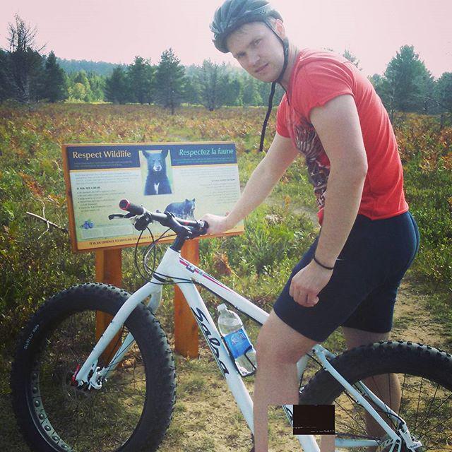 algonquinoutfit's tweet photo. RT @weFATBIKE: okhockey1 / #lookingforbears #algonquinpark #fatbike #mountainbike http://t.co/Cyd0LDp2MC
