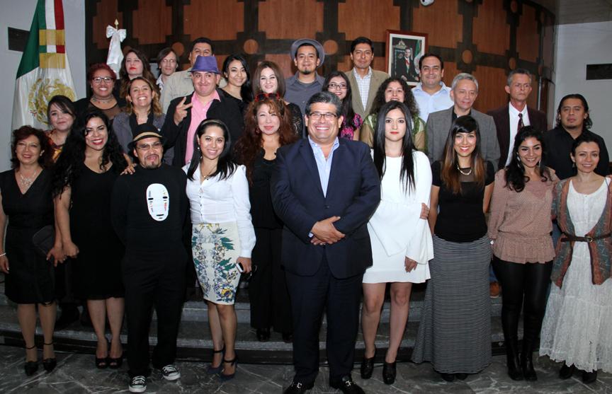 lotenal's tweet photo. #NOTA:  PRESENTA LOTENAL LA EXPOSICIÓN COLECTIVA “MÉXICO SURREALISTA” >> https://t.co/wvrOm0hSx5 http://t.co/YQlLY6qzAG