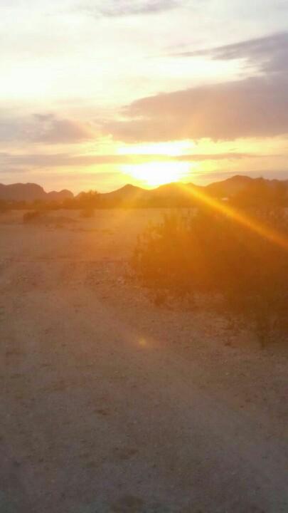 MrsJaneDoe1's tweet photo. And the sun sets on a beautiful Labor Day weekend! #FallWillBeHereSoon #18DaysUntilFallBreak http://t.co/jc6kSR0OVG