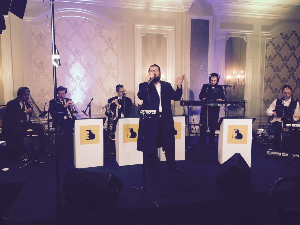 cherkascrew's tweet photo. This quy's are amaizing ,@ABerko an production ,an this amaizing singer @SheaBerko, #creative #musical #talent http://t.co/Hmbr1hDrFM/s/gKZt