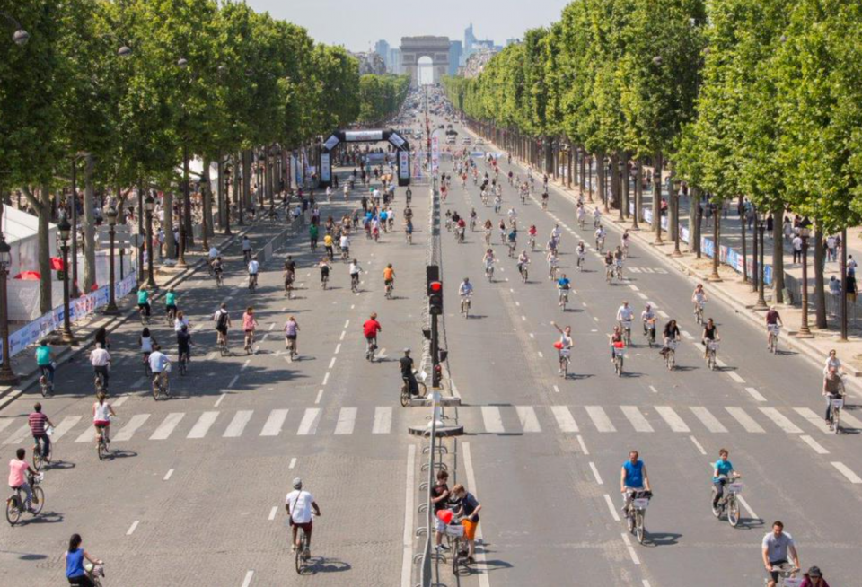 UrbanImpactLab's tweet photo. Paris goes car-free for a day in September. Imagine #OurMiami with no cars for a day: http://t.co/0FYUz34U6C http://t.co/uwJfk7JmWV