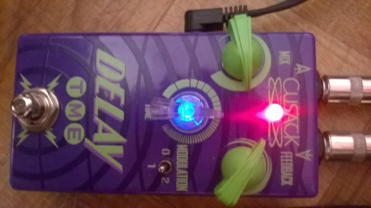 RuidoyLaFuria's tweet photo. finally got this puppy up and running... @CusackMusic #tmedelay #delayfordays... http://t.co/LQ4UpTUJF3
