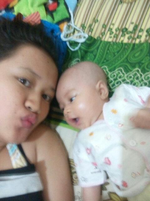 10592Resa's tweet photo. Dede sheina klo d,ajak selfi udahh paham ;) http://t.co/LQF0tu1veD