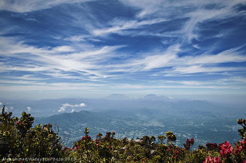 Gunung Talamau Pasaman Barat, Gunung dengan belasan Telaga
 #WisataSumbar @sumbar_travel