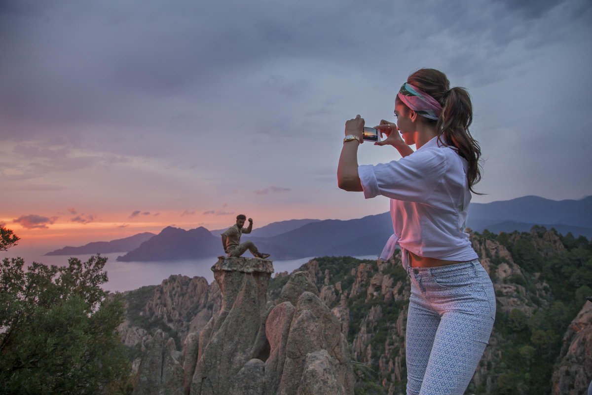 TamashaOfficial's tweet photo. .@deepikapadukone clicks a picture of Ranbir during the Tamasha shoot in Corsica http://t.co/SIxpGR0h30