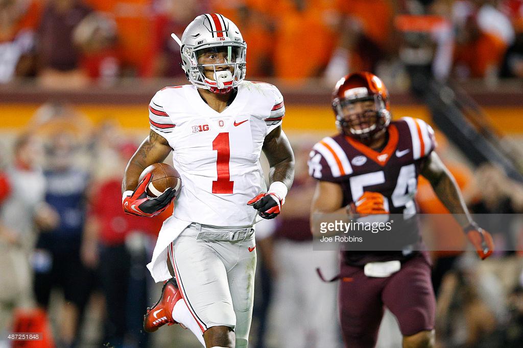 GettySport's tweet image. Braxton Miller &amp;amp; company lead the #1 Buckeyes over the Hokies in Blacksburg gtty.im/1ELjnEH #GoBucks #OSUvsVT