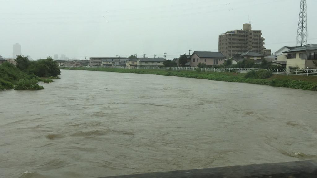 9 8 静岡 浜松市 もう道がない 大雨による河川氾濫のおそれで避難勧告 冠水 浸水被害も 現地の様子 Togetter 9 8 静岡 浜松市 もう道がない 大雨による河川氾濫のおそれで避難勧告 冠水 浸水被害も 現地の様子 Togetter