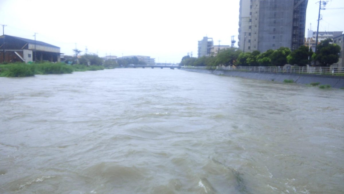 9 8 静岡 浜松市 もう道がない 大雨による河川氾濫のおそれで避難勧告 冠水 浸水被害も 現地の様子 Togetter 9 8 静岡 浜松市 もう道がない 大雨による河川氾濫のおそれで避難勧告 冠水 浸水被害も 現地の様子 Togetter