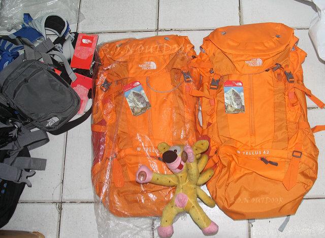 soeny_boLang's tweet photo. @pendakimakassar JUAL TAS TNF W TELLUS 42|ORGiL|VIETNAM|NEW|WP|BOX|HARGA 875RB|MY PIN 25D81FAD+FB Soeny Beda Rasa http://t.co/yzKxIwAfz7