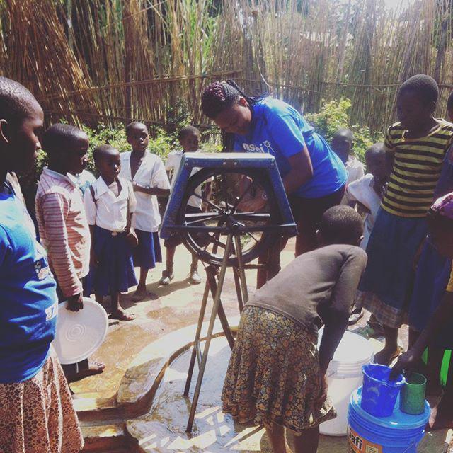 msabi_org's tweet photo. Water point maintenance #msabi #tanzania #sustainable #waterandhealth by lauren__eleanor http://t.co/ElXQXZPgIy