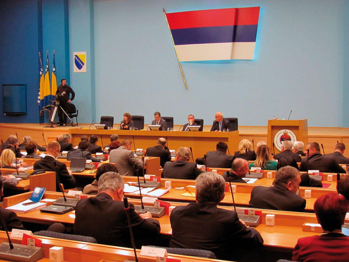 BiHLive's tweet photo. Parlament RS danas o konsolidovanom budžetu RS za 2014. -  http://t.co/Mx0f1PWCYp http://t.co/8IHhSOQqLK