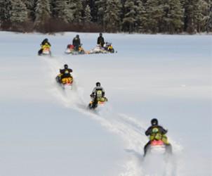 maxiaventure's tweet image. L'atout de nos séjours au #Quebec , la location de #motoneige sans caution goo.gl/Xs685S