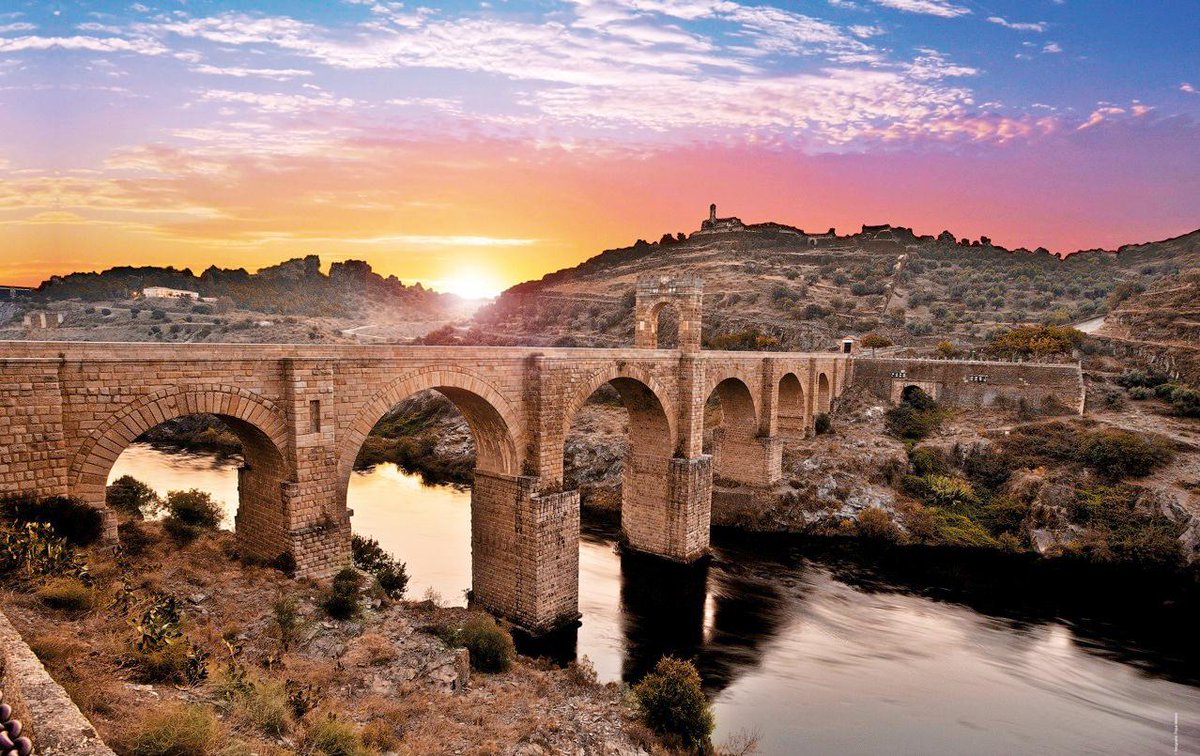 Frases_EDDD's tweet photo. Porque las cosas más importantes de la vida no son precisamente cosas... ¡FELIZ DÍA DE EXTREMADURA! http://t.co/erh7sXbwT4