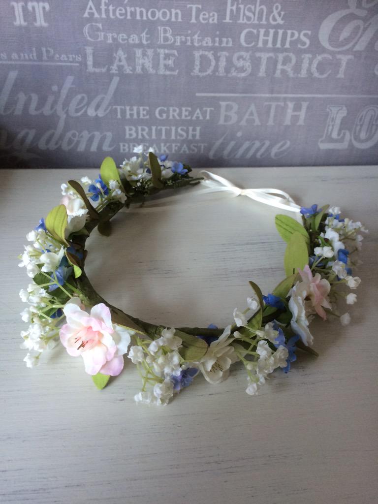 Another little #bespoke beauty off to a new home this morning 😊 #flowercrown #bride #wedding #vintage #handmade
