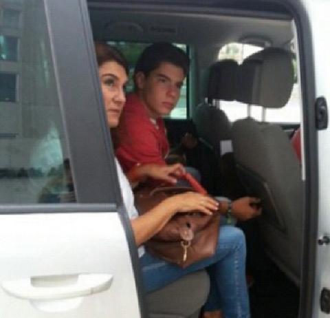 jdomreactions's tweet photo. - los gemelos tienen novia
+ http://t.co/YSPhCvTsA6