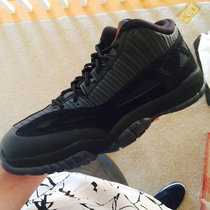 ItsYeti's tweet image. AIR JORDAN 11 LOW IE - REFEREE release on SEP. 26, 2015 for $170 via @KicksOnFire #KoFapp