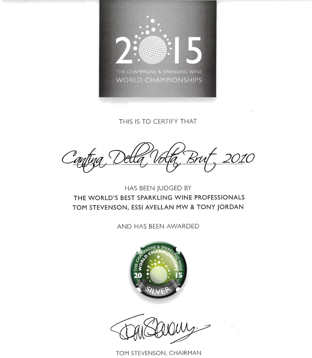 CantinaVolta's tweet photo. When you get a #diploma is always a good day! #CSWWC2015 @mrtomfizz #Lambrusco http://t.co/Oe6IGJ2f2P
