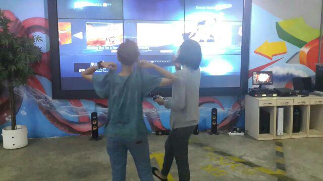 Pusingg lagunya banyak yang disuka #justdance2015 @dinodine <a href="/adelahavid/">Adela Havid</a> #loopstationbdg