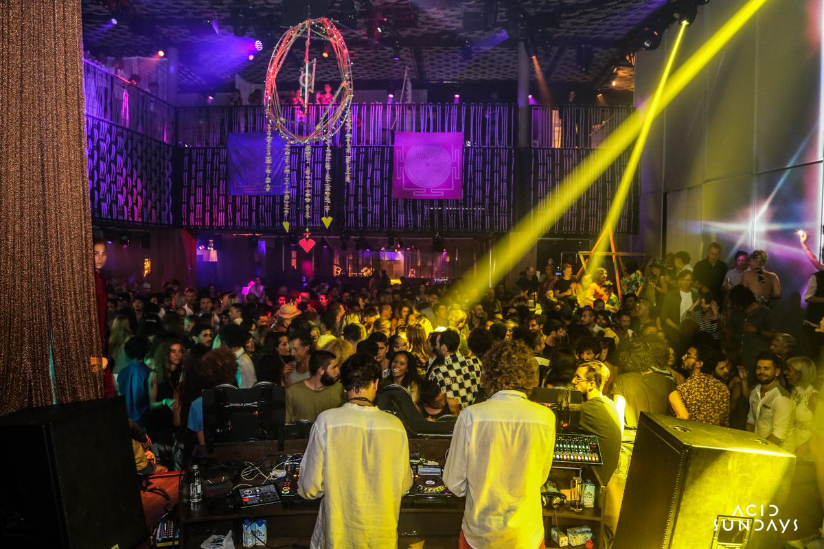 Acid_Sundays's tweet photo. Every event is called ‘trip’ here, reflecting very well the values and the essence of these unforgettable nights! http://t.co/XmgGFFDgvC
