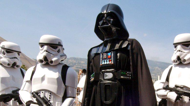 HitsNEnews's tweet photo. Star Wars will have a new release date and we get to see it before the USA! http://t.co/ZgDyBjDhyn http://t.co/XMx61q0xOJ