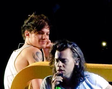 sweetlarryhugs's tweet photo. "It's been so long 
it's been so long.."

 #1YearSinceFireproof http://t.co/e3uEsEeK1i