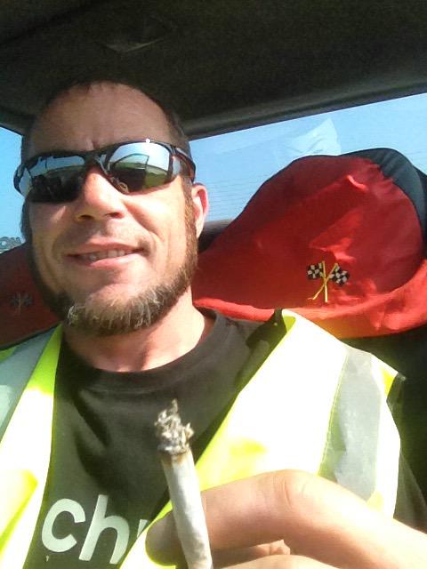 rb270978's tweet photo. #HighEmployee #Stonerlad #StonerNation ๐๐จ๐๐ฎ๐ช http://t.co/olC2ZfvTug