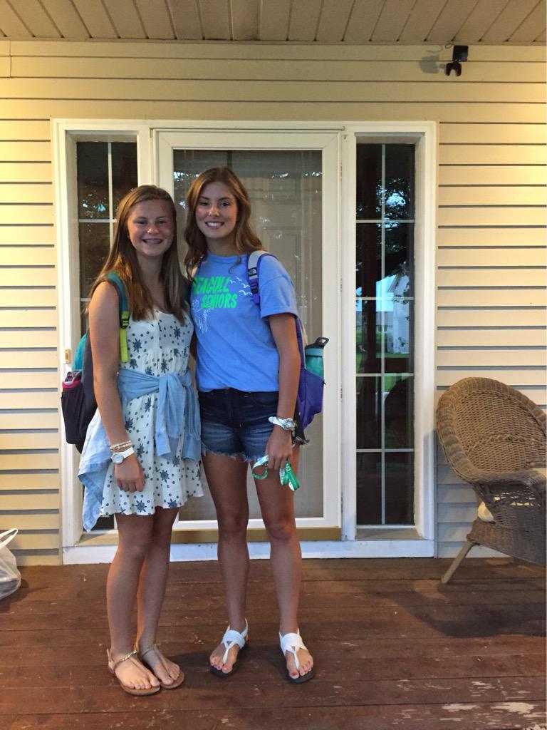 kelly_novak24's tweet photo. Back to school #andoverHS @KARE11firstDay http://t.co/Ym73H2bWkW