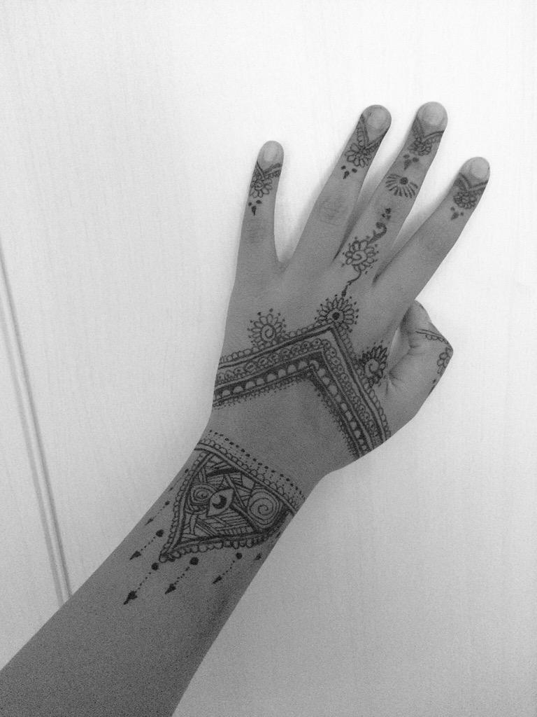 jodyzzle's tweet photo. I drew your henna tattoo @princesspiamia ❤️ http://t.co/hppMJpOJyv