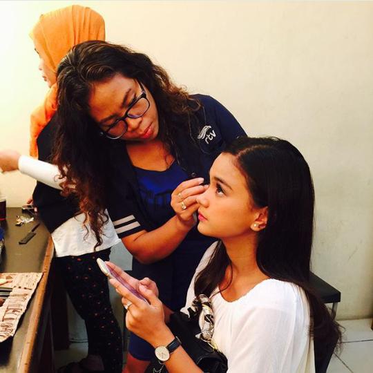 AUDINIZER_'s tweet photo. #AUDINIZER yuk merapat ke #XTraSeleb nanti jam 21.00 WIB! 😉 #iram 
#AudiMarissaAtXtraSeleb
cc: @audimarissa_ @ijunmh http://t.co/dgwxNVY4kX