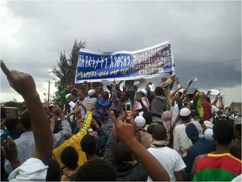 loveislam694's tweet photo. #StruggleLogo
ጠቋሚ ጣት እስካሁን በነበረው ትግላችን ተቃውሟችንን ስንገልጽባቸው ከነበሩ መንገዶች አንዷ ናት! http://t.co/7F1EVc3EpW http://t.co/ZslN2AuNFs