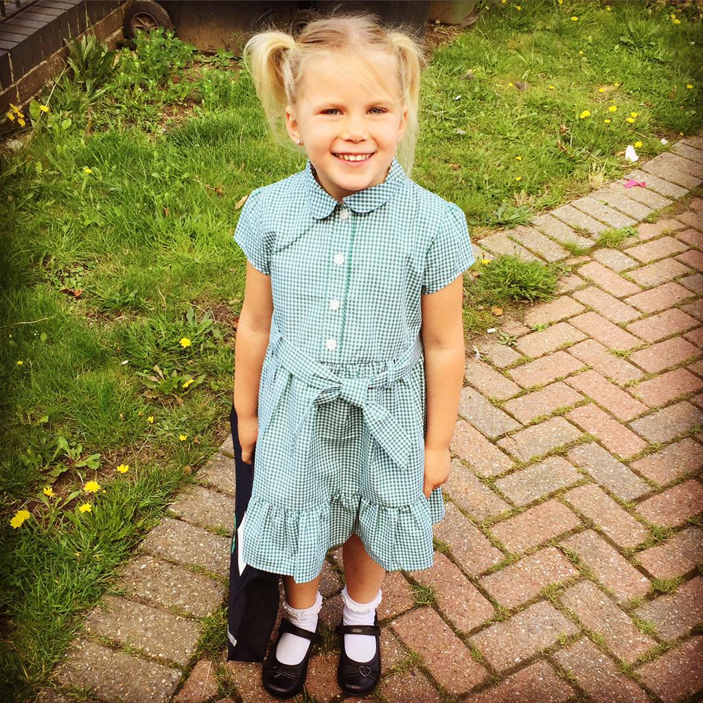 lozza_bea's tweet image. My baby's first day at school #AllGrownUp 😢