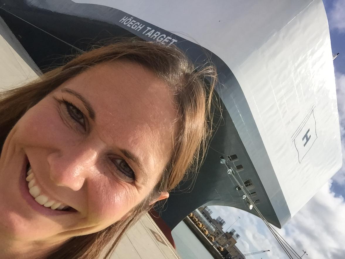 Showing off #HoeghTarget to visitors in #Southampton today! #selfie #competition #proud #historicmoment