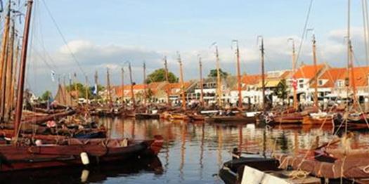 overuitgld's tweet photo. Dit weekend naar de Botterdagen in Elburg. Genieten van de boten het water en het zonnetje! http://t.co/7oVZL8yxyD http://t.co/5XLoBXMRZG