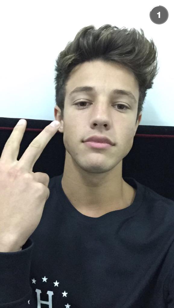 mathp_1d's tweet image. How are u birthday boy ? @camerondallas