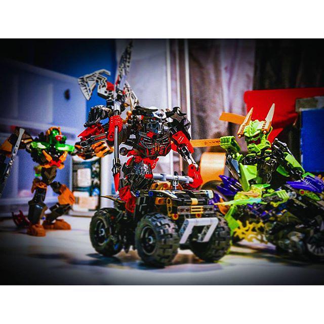 Insta_Lego's tweet image. ift.tt/1JQuuc2 - master_roboman123 - Kulta the SkullGrinder and S.Demon ran out from the Mad Guy #Bionicl…