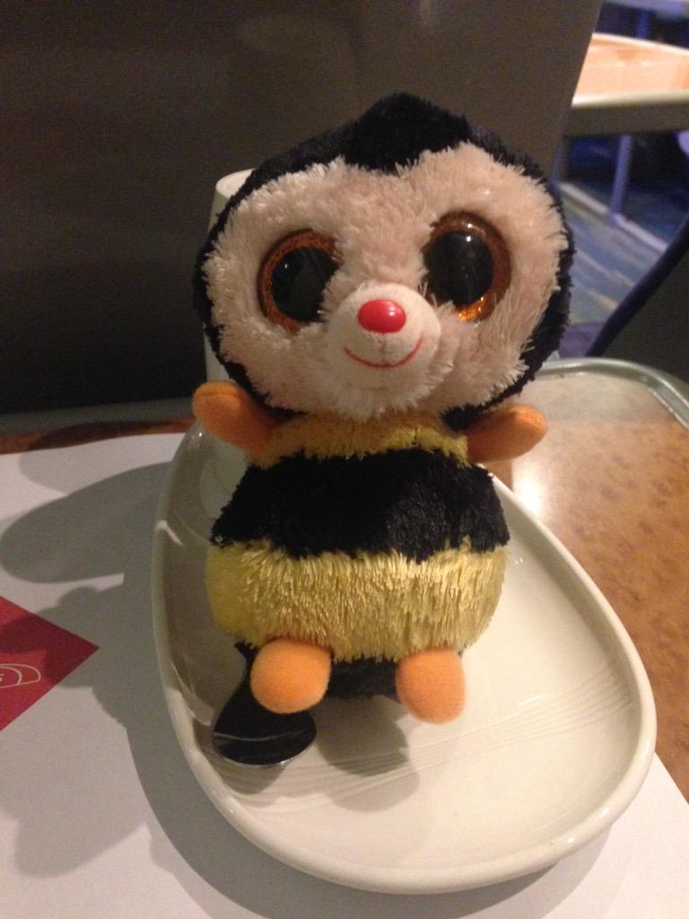 innovationbee's tweet photo. Thanks to the crew @ideo for an inspiring evening with David Kelly #innobee http://t.co/p2RzNMD0IF