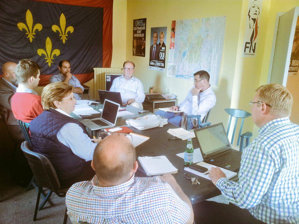 GauthierBouchet's tweet photo. Bureau régional de campagne avec Pascal #Gannat ce soir à la permanence du #FN49, à Angers. Le planning se constitue. http://t.co/WLFnkWzPjY
