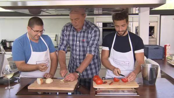 Patri_chiqui31's tweet photo. @pabloalboran Que ganas de ver tu arte culinario๐ช๐
๐ณ #PabloChef JAJAJAJAJAJAJAJAJA http://t.co/Cc02ttmzdB