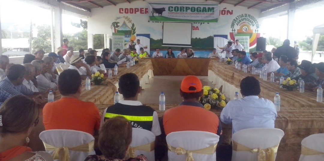 La reunión se realiza en #Chone y tiene como objetivo analizar la situación actual del #Abigeato y las soluciones.