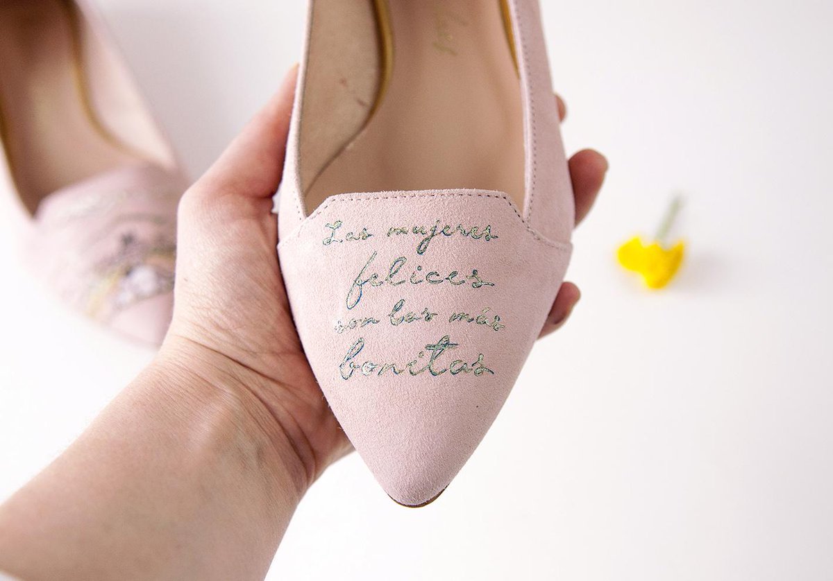 verobatinic's tweet photo. Que tengan un feliz día mujeres! @marianloveshoes le pone felicidad a tus pasos. Me encantó! http://t.co/2GpokDxGw3