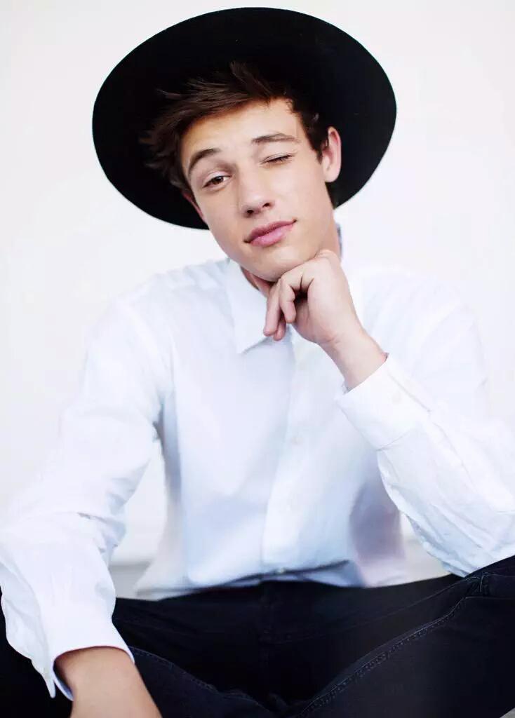 Hj é aniversário do cameron Dallas  , happy Birthday meu bebê te amo muito e sempre vou te amar ...l love you    