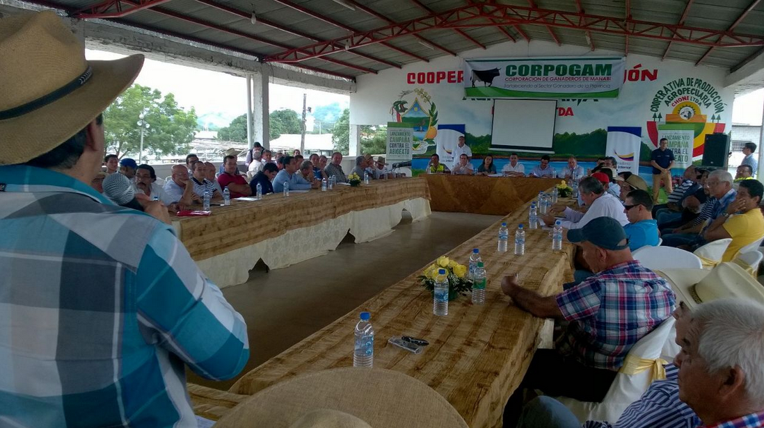 Más de 100 ganaderos #Manabí dicen confiar en <a href="/MinInteriorEc/">Ministerio del Interior Ecuador 🇪🇨</a> y felicitan por tomar esta iniciativa contra #Abigeato.