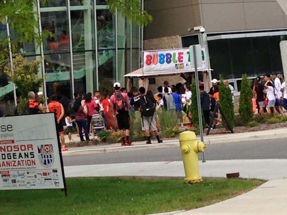 STCLAIRALUMNI's tweet image. First day of classes today and the campus is packed.#firstdayofschool #stclairsportsplex #stclaircollege