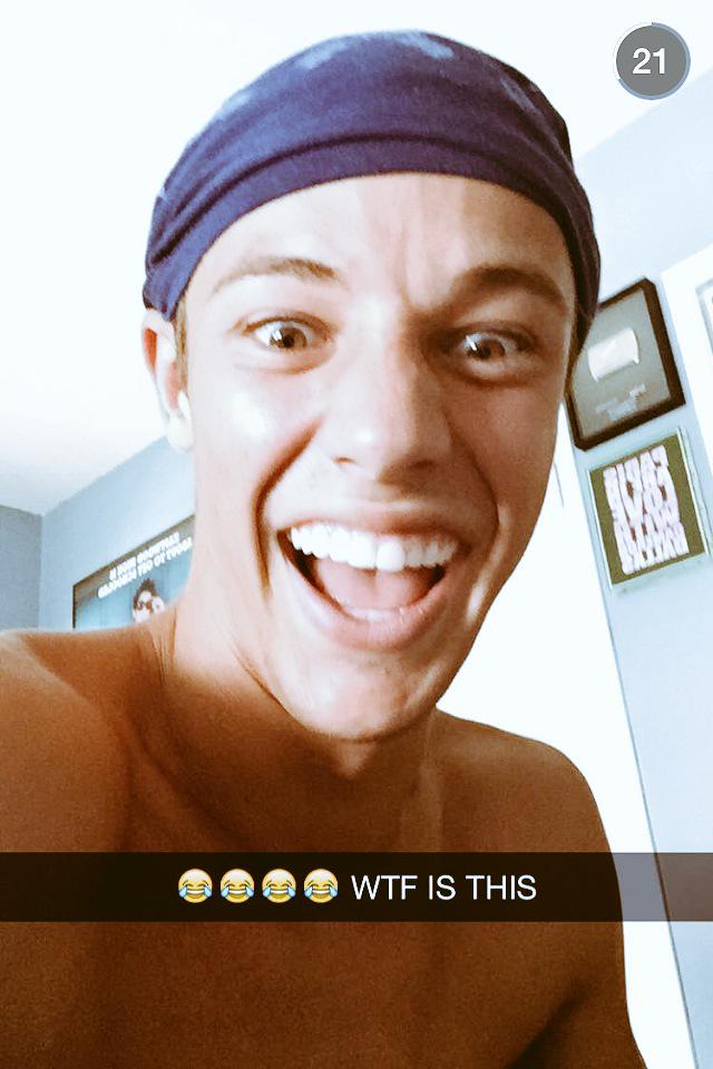  HAPPY BIRTHDAY CAMERON DALLAS. U ARE A MUFFIN I LOVE YOU A HELL OF A LOT. HAVE A NOCE DAY            