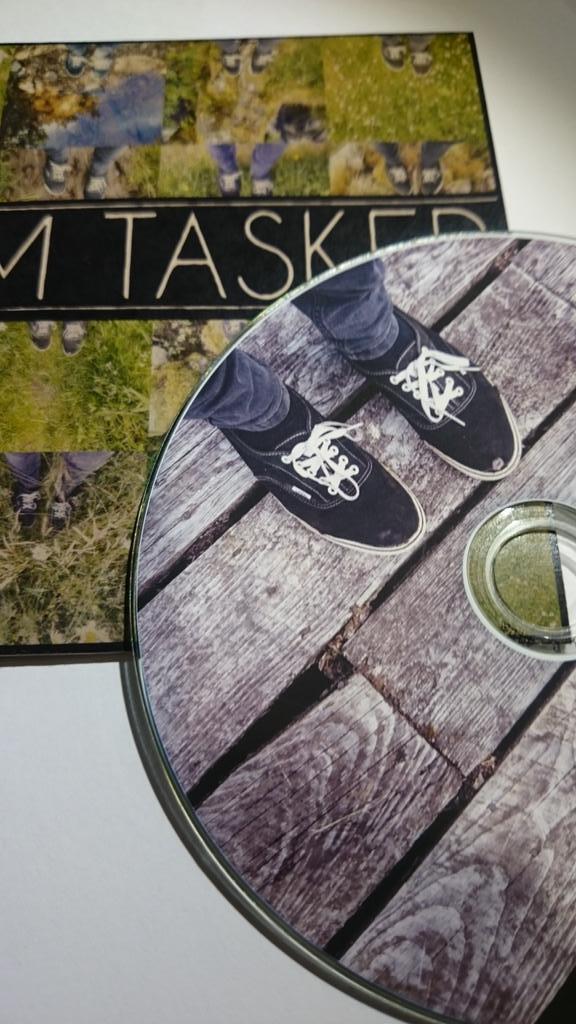 samtaskermusic's tweet photo. The EPs have arrived and they look penggggg!! - 3 quid each - ding us a message if you fancy one!! xx http://t.co/YbjXLO57JU
