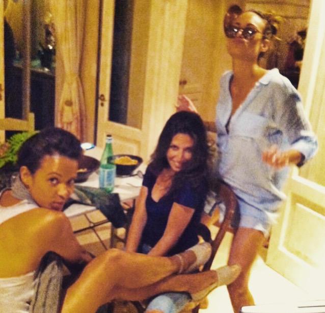 Friends... Never let you get up to mischief alone 😍