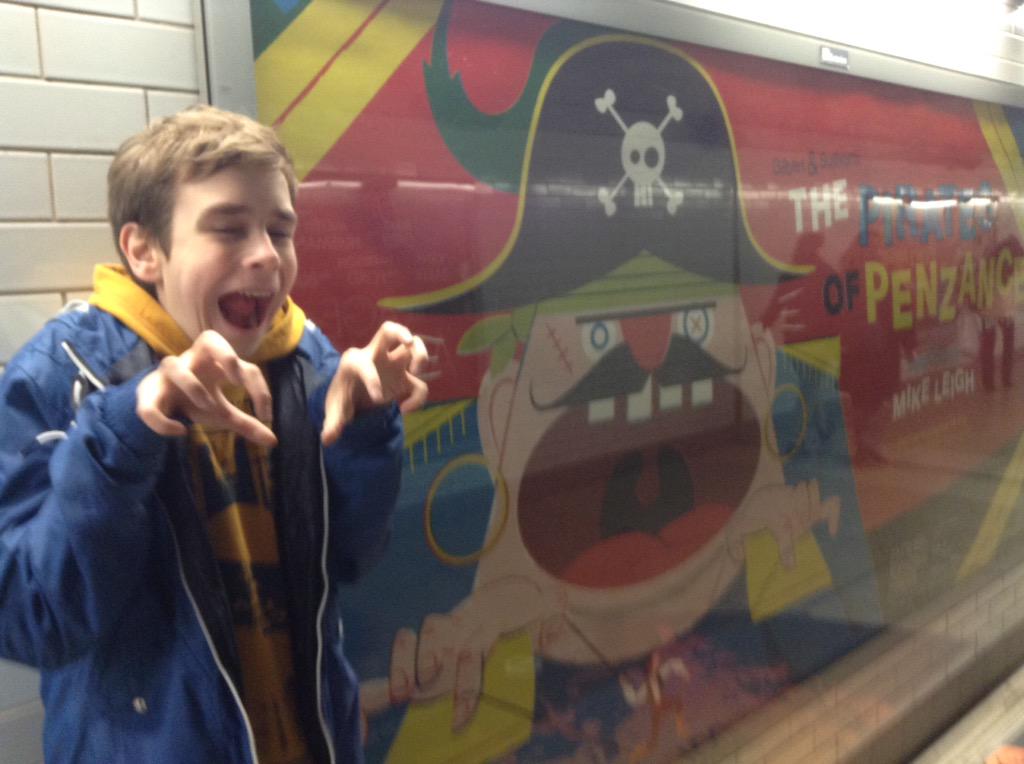 ItsIr0n's tweet image. When you try to be a pirate #TotallyRelatable